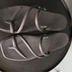 CROCS Black Miami Toe Loop Slip-On Sandals